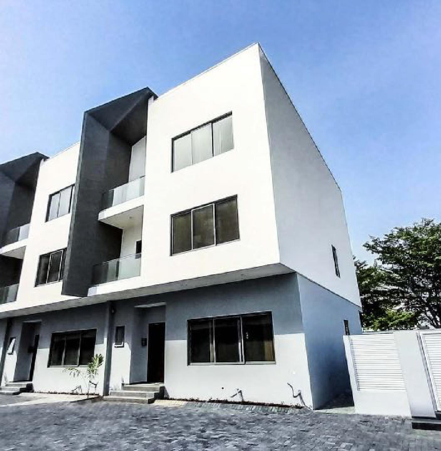 Metron Fall, Lekki
